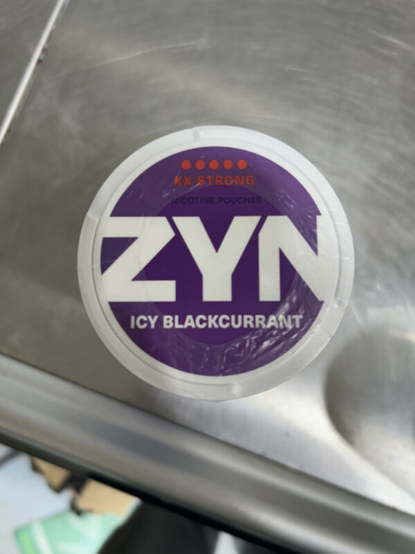 ZYN ICY BLACKCURRANT
