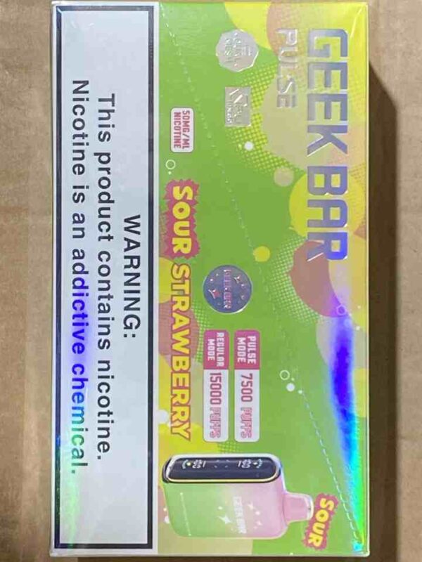 GEEK BAR 15K SOUR STRAWBERRY