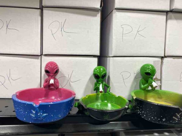 alien ash tray