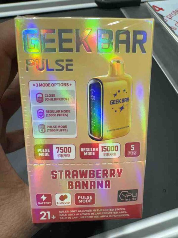 GEEK BAR 15K STRAWBERRY BANANA