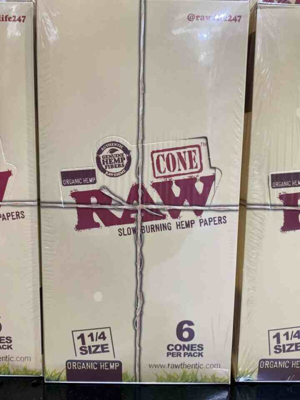 RAW CONE ORGANIC HEMP 1 1/4 6PER PACK